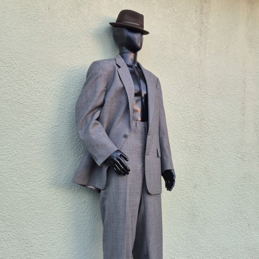 Hart Schaffner & Marx Men's Vintage Gray (2) PC Classic Suit - Picture 5 of 17